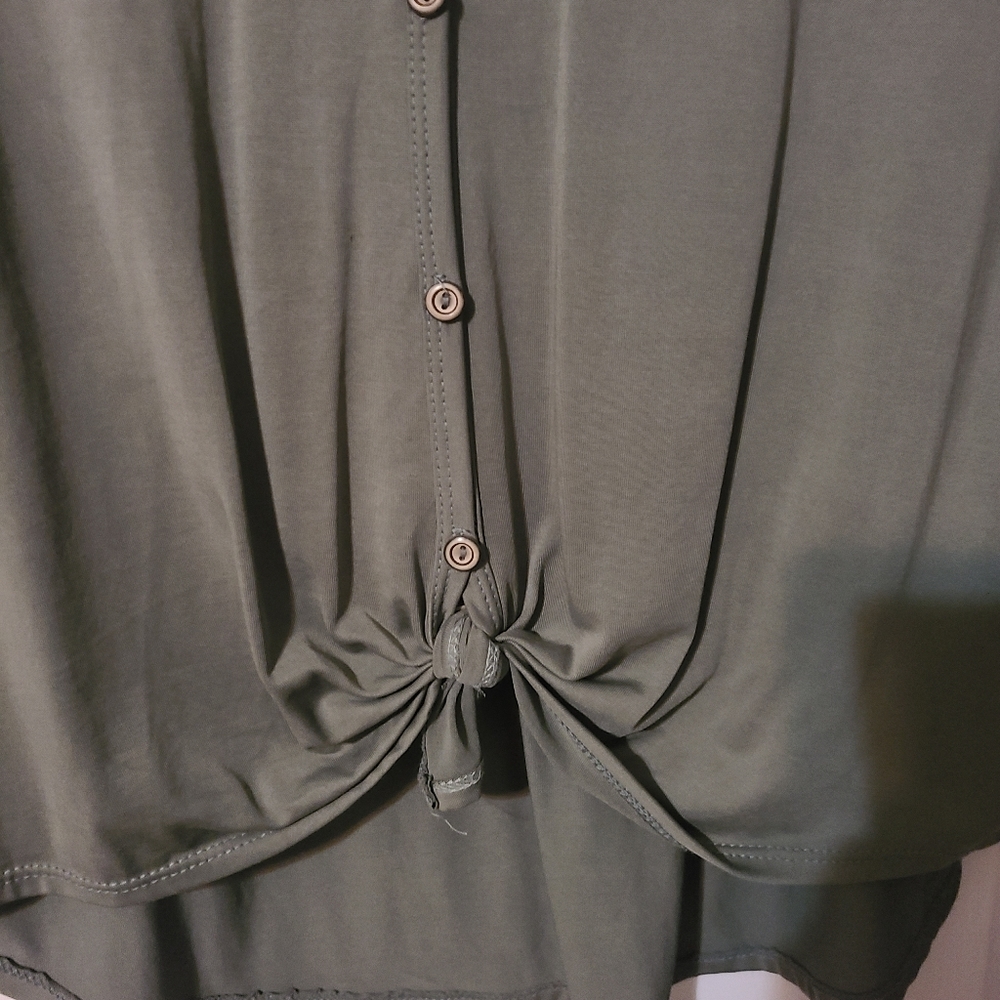 Button down tee with tie - Picture 2 of 4